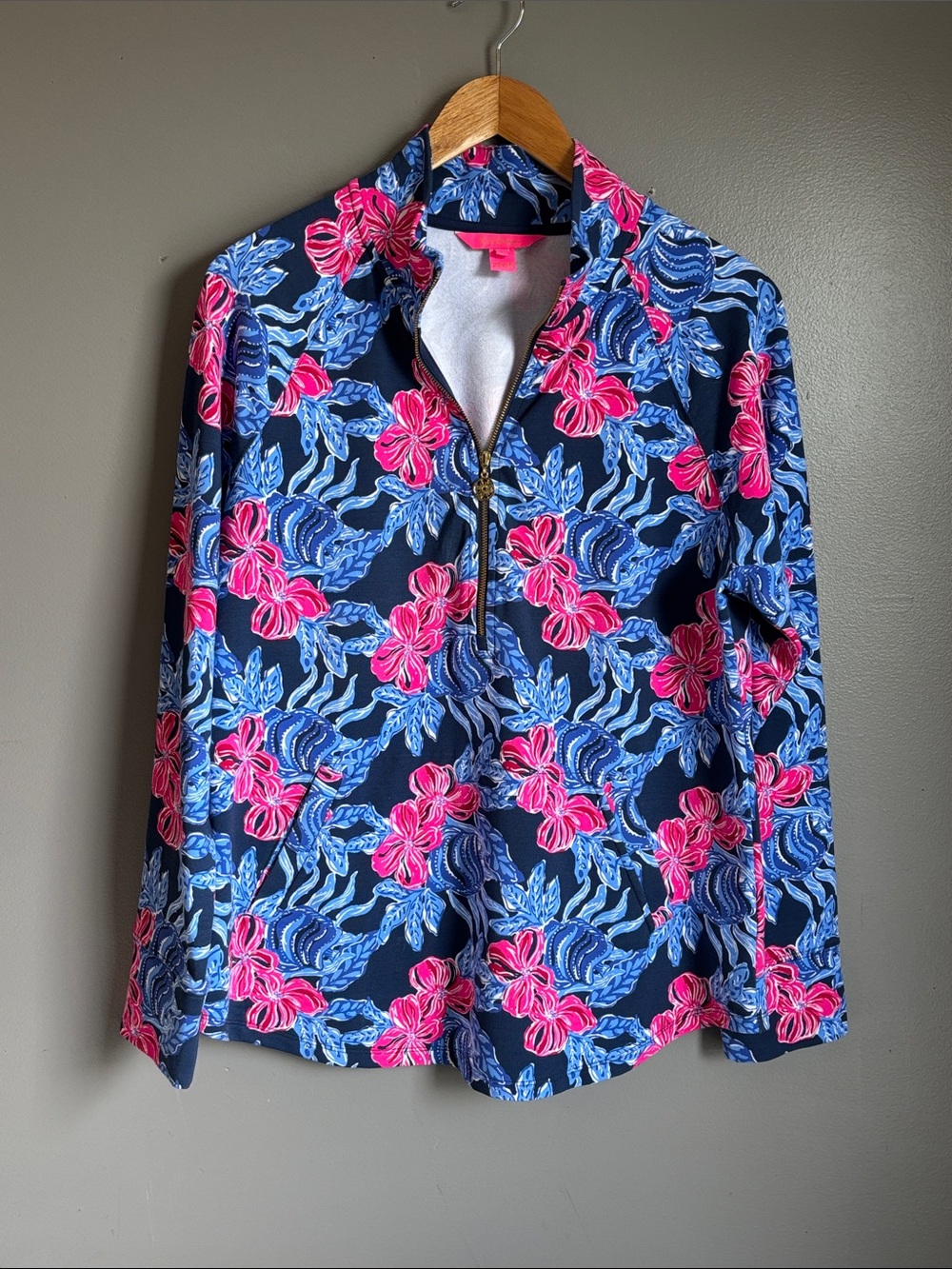 Lilly Pulitzer navy 1/4 zip pullover w/ pink & blue floral print * sz L * EUC